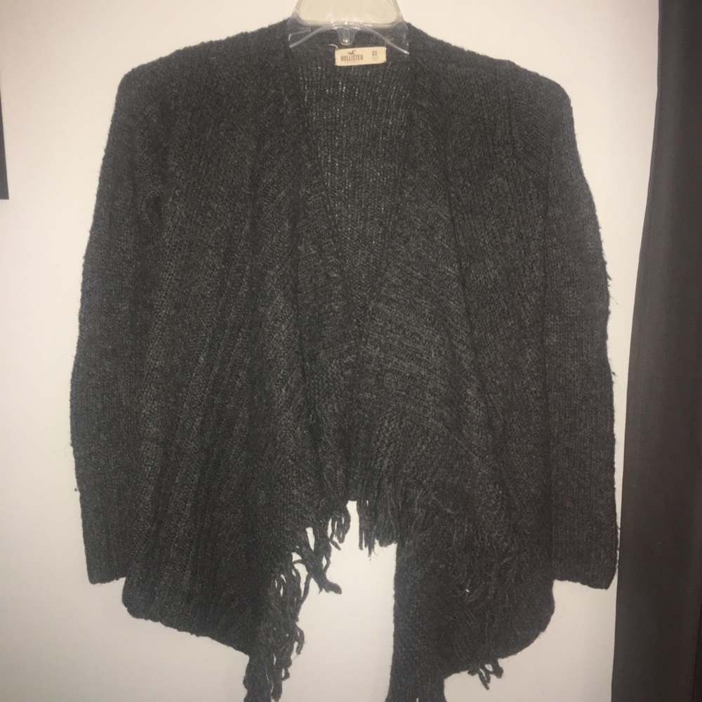 dark grey hollister sweater